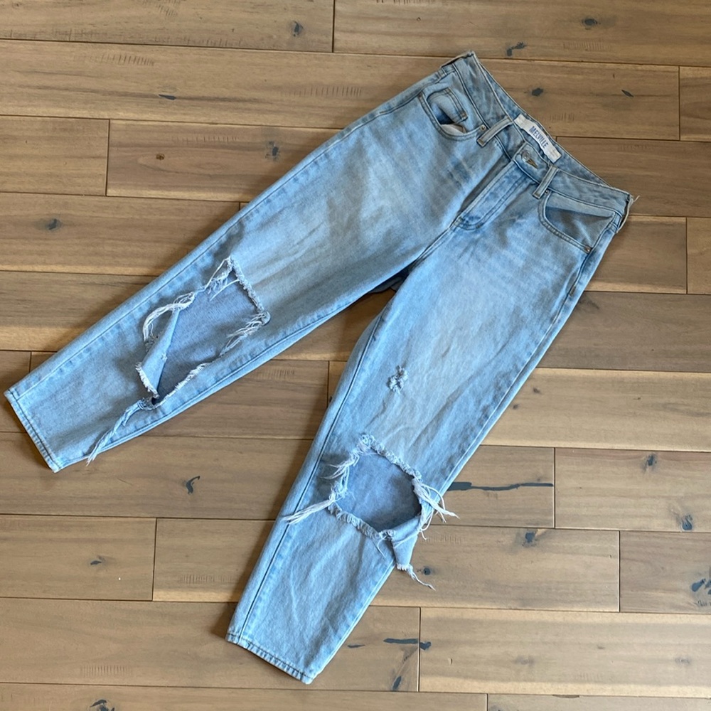 Brandy Melville Distressed Light Wash Ankle Jeans